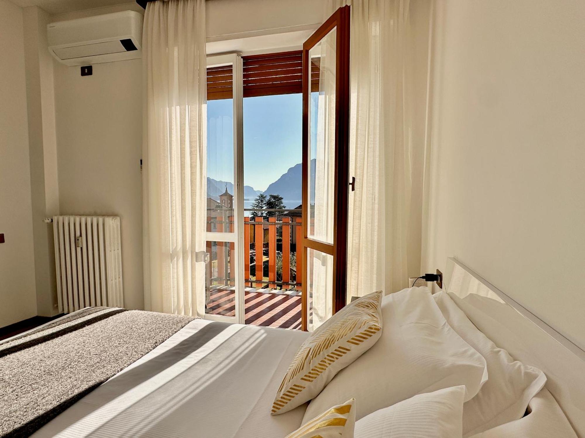 Lake View Apartment - Parking Included Oliveto Lario Kültér fotó